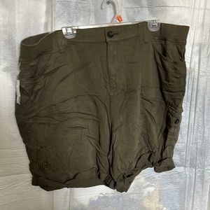 NWT GeorgePlus rayon stretchy dressy cargo shorts